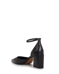 Sorenn Sandal