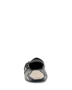 Vinica Mary Jane Flat