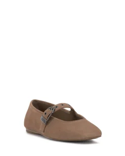 Vinica Mary Jane Flat